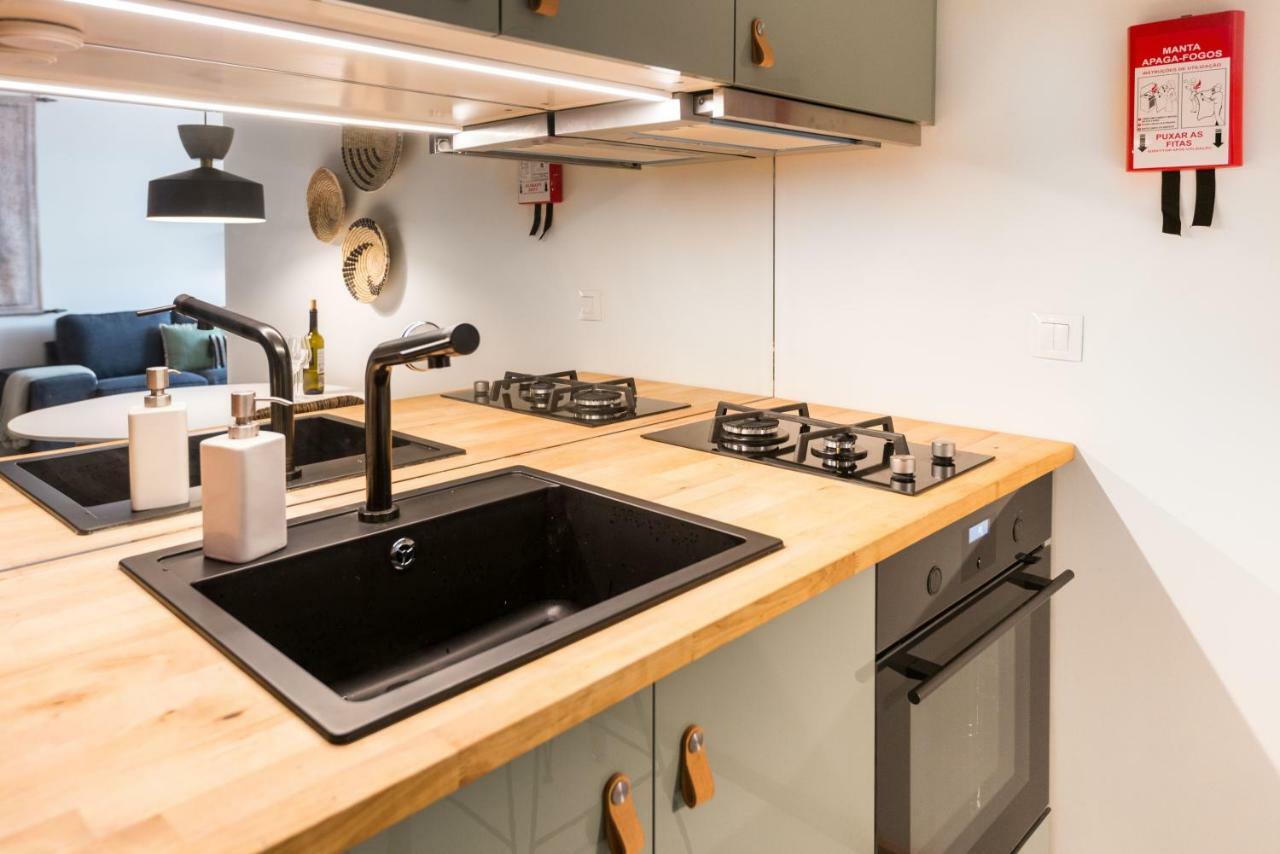 By The Sea Apartment With Large Private Terrace มาโตซีนโญส ภายนอก รูปภาพ