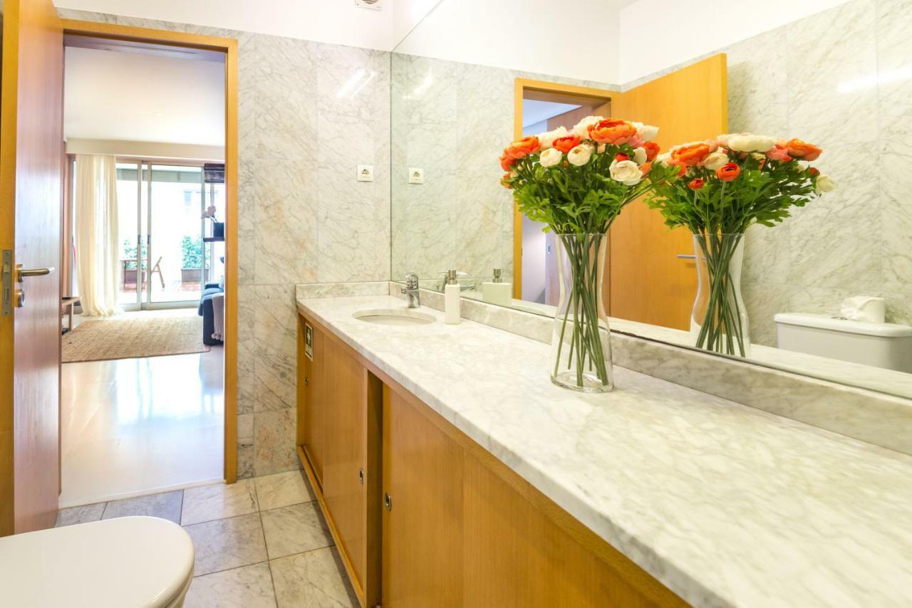 By The Sea Apartment With Large Private Terrace มาโตซีนโญส ภายนอก รูปภาพ